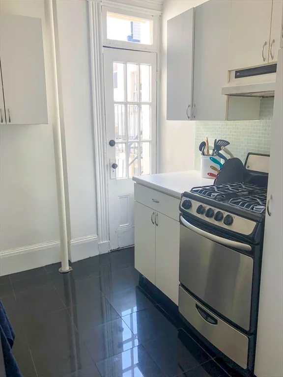 1 bed, 1 bath apartment for rent at 52 Charlesgate Circle Unit 174, East Amherst — photo 1 of 12