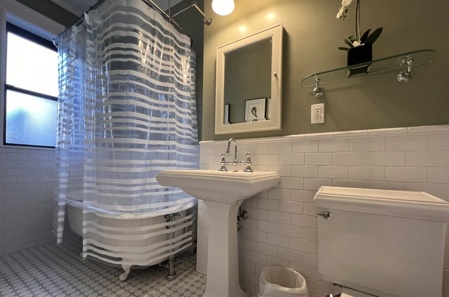 1 bed, 1 bath apartment for rent at 52 Charlesgate E Unit 174, Fenway — photo 8 of 9