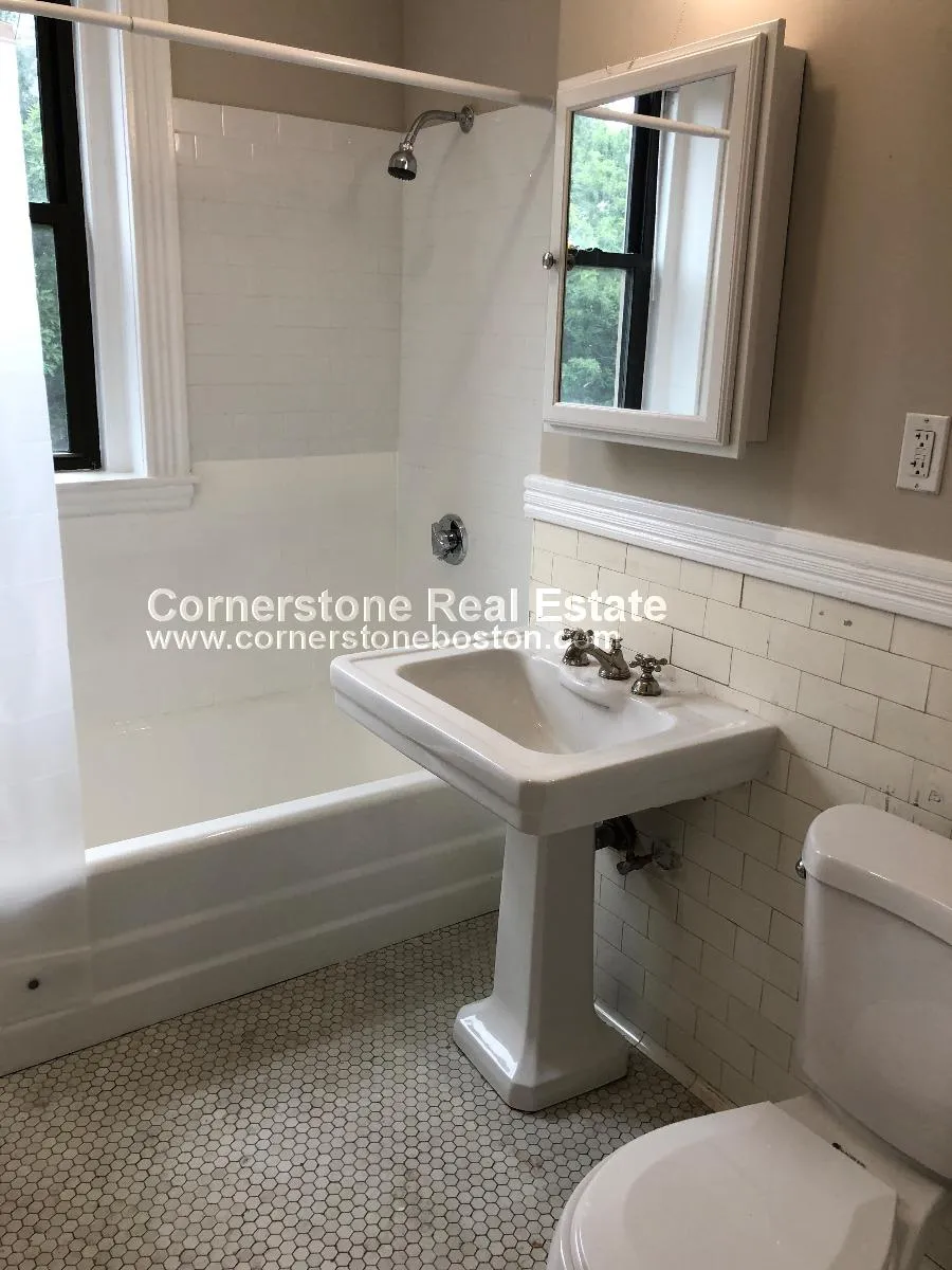 Studio bed, 1 bath apartment for rent at 52 Charlesgate East Unit 173, Fenway — photo 3 of 4