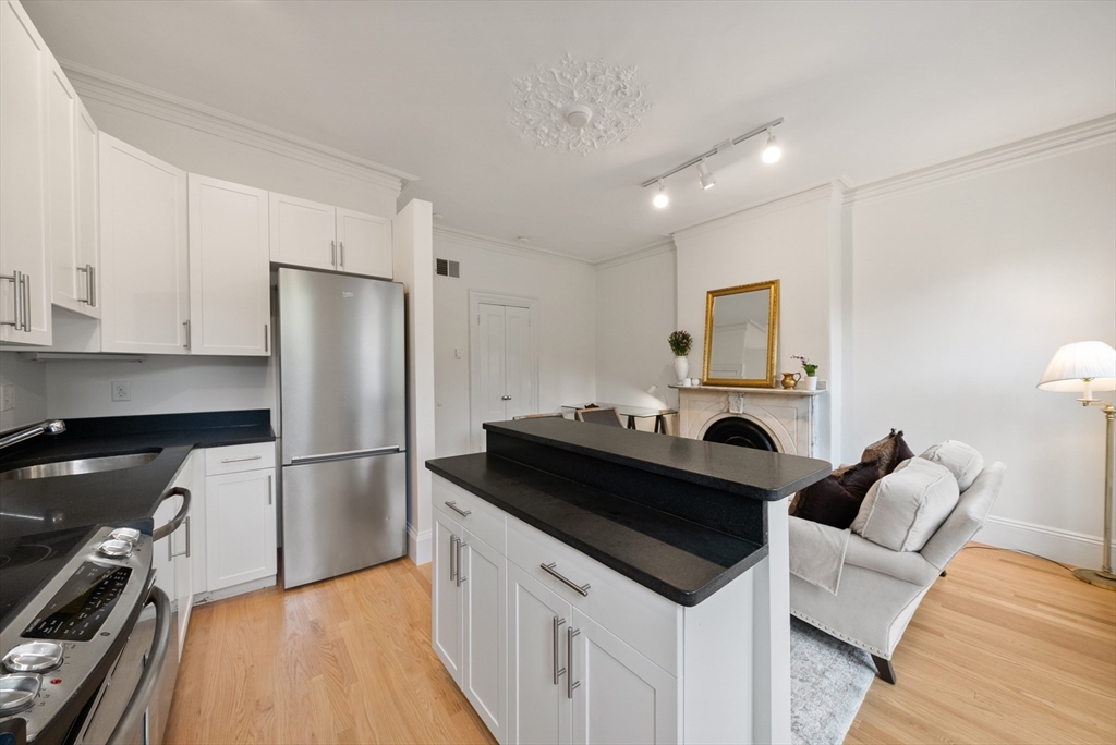 1 bed, 1 bath apartment for rent at 52 Clarendon St Unit 2FURNISHED, South End — photo 4 of 15
