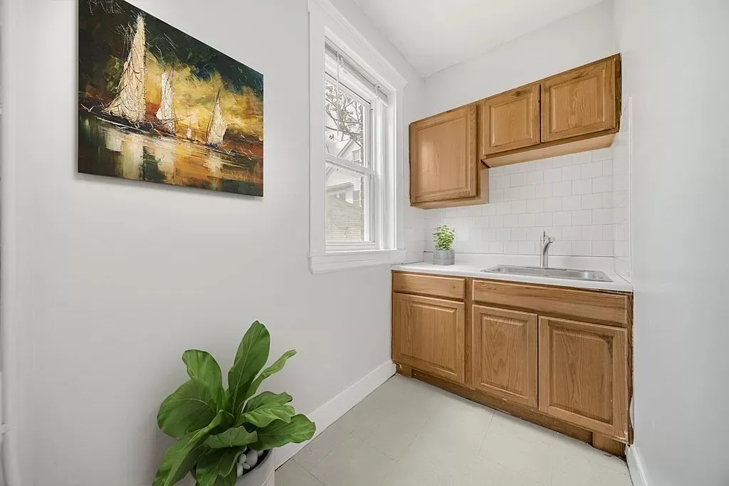 2 bed, 1 bath apartment for rent at 52 Clark Ave Unit 1, Chelsea — photo 3 of 8
