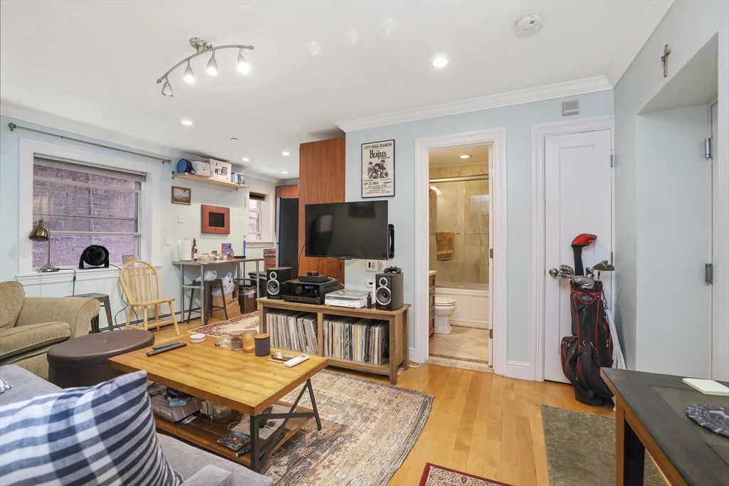 1 bed, 1 bath apartment for rent at 52 Cooper St Unit 1, North End — photo 6 of 18