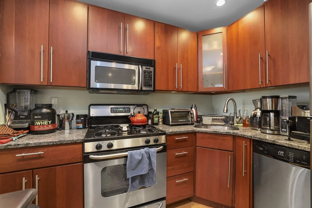 1 bed, 1 bath apartment for rent at 52 Cooper St Unit 1, North End — photo 10 of 18