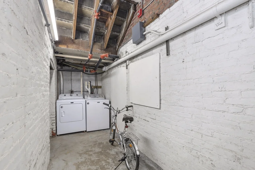 1 bed, 1 bath apartment for rent at 52 Cooper St Unit 1, North End — photo 17 of 18
