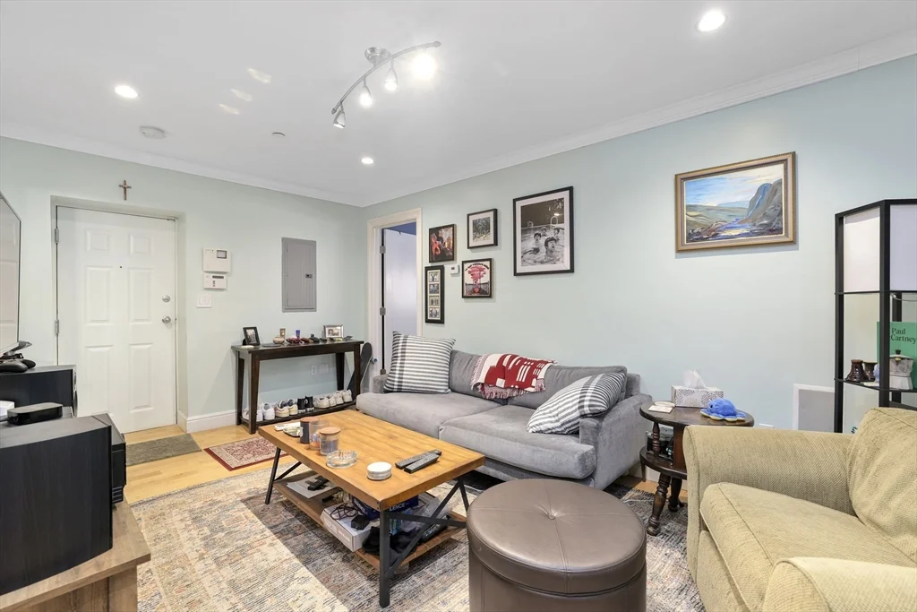 1 bed, 1 bath apartment for rent at 52 Cooper St Unit 1, North End — photo 3 of 18