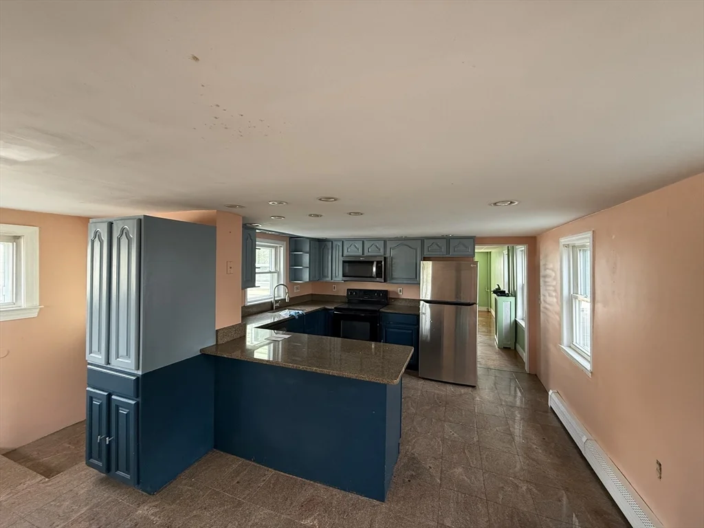 3 bed, 1 bath apartment for rent at 52 Crest Ave, Revere — photo 2 of 10