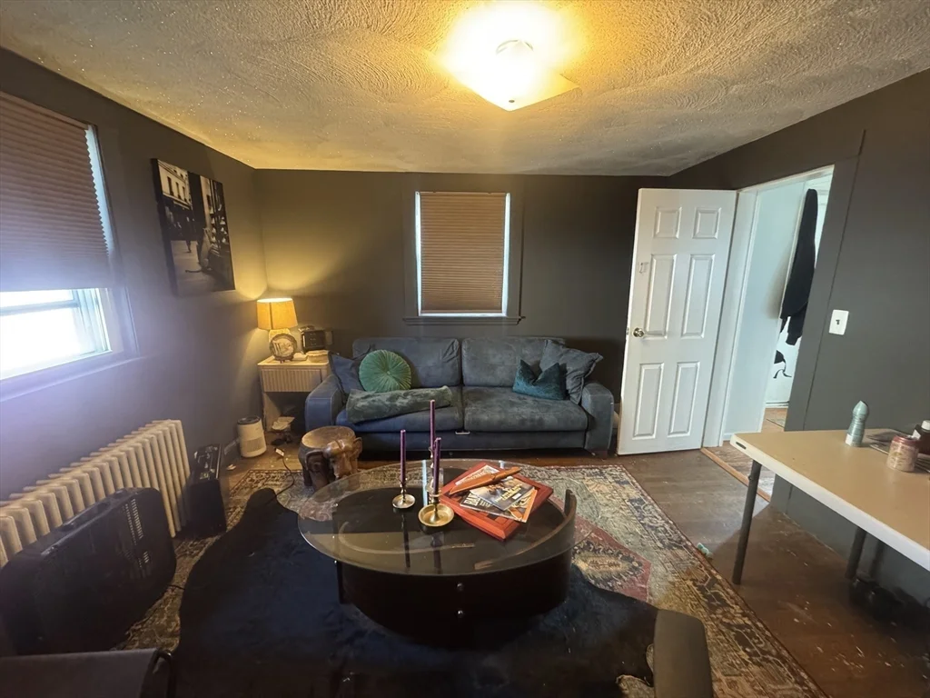 3 bed, 1 bath apartment for rent at 52 Crest Ave, Revere — photo 5 of 10