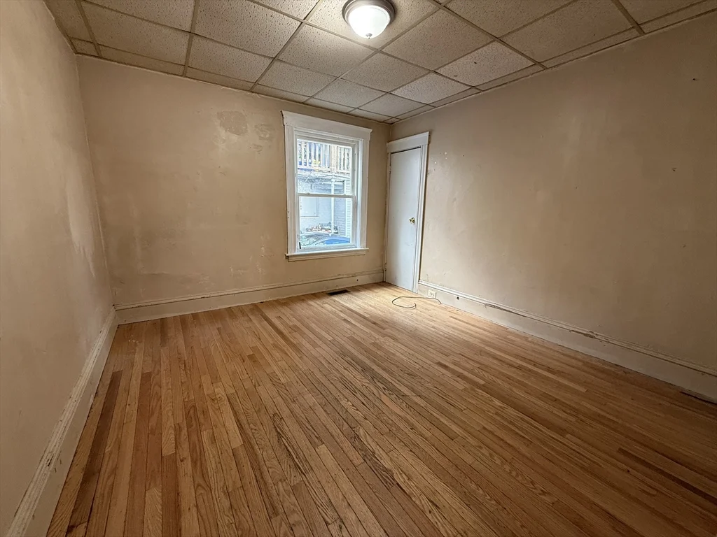 3 bed, 1 bath apartment for rent at 52 Crystal St Unit 1, Worcester — photo 7 of 7