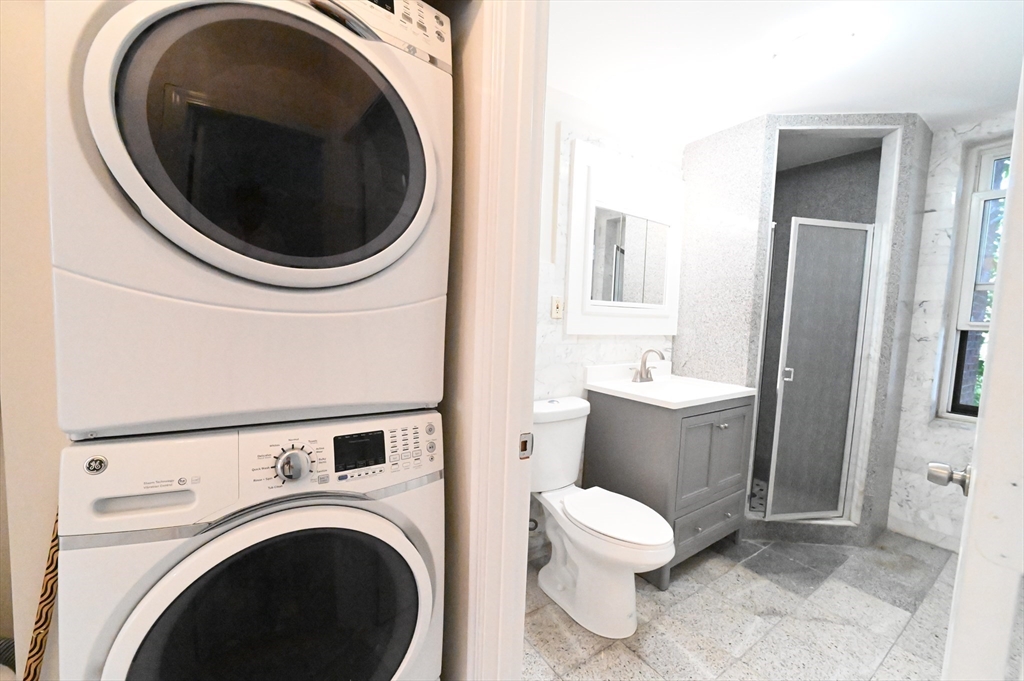 4 bed, 2 bath apartment for rent at 52 Cummings Rd Unit 1, Brighton — photo 1 of 9