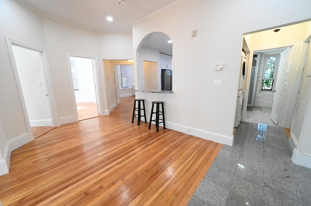4 bed, 2 bath apartment for rent at 52 Cummings Rd Unit 1, Brighton — photo 3 of 9