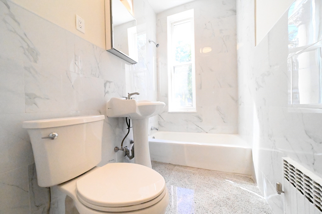 4 bed, 2 bath apartment for rent at 52 Cummings Rd Unit 1, Brighton — photo 9 of 9