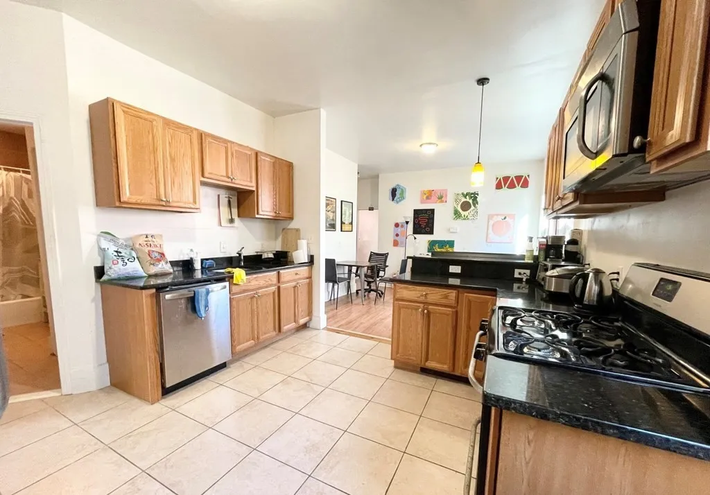 3 bed, 1 bath apartment for rent at 52 Delle Ave Unit 1, Mission Hill — photo 2 of 14