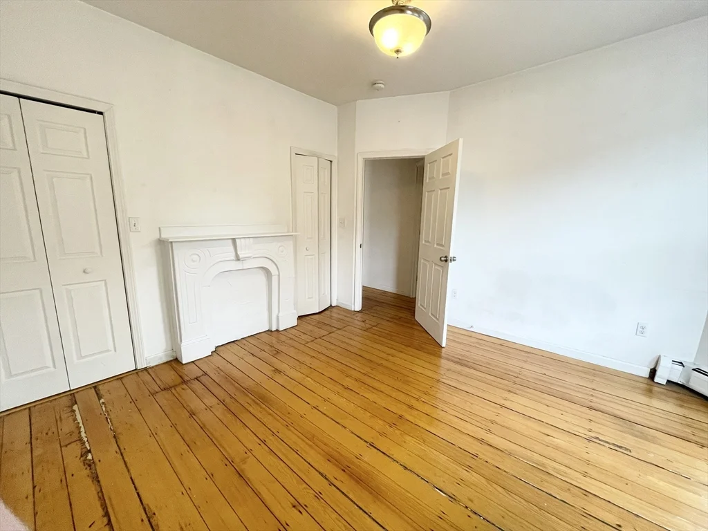 4 bed, 1 bath apartment for rent at 52 Delle Ave Unit 2, Mission Hill — photo 8 of 14