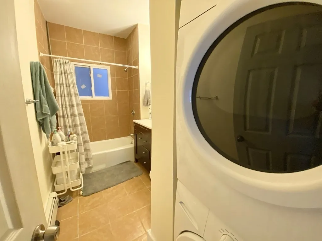 4 bed, 1 bath apartment for rent at 52 Delle Ave Unit 3, Mission Hill — photo 8 of 8