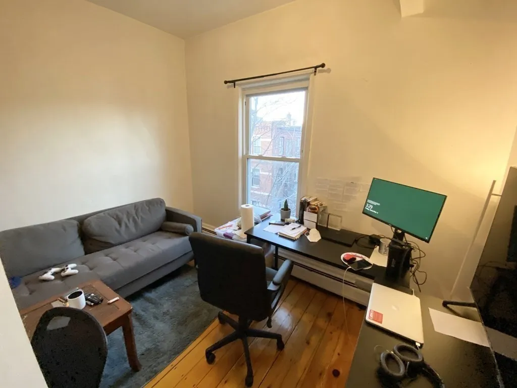 4 bed, 1 bath apartment for rent at 52 Delle Ave Unit 3, Mission Hill — photo 6 of 8