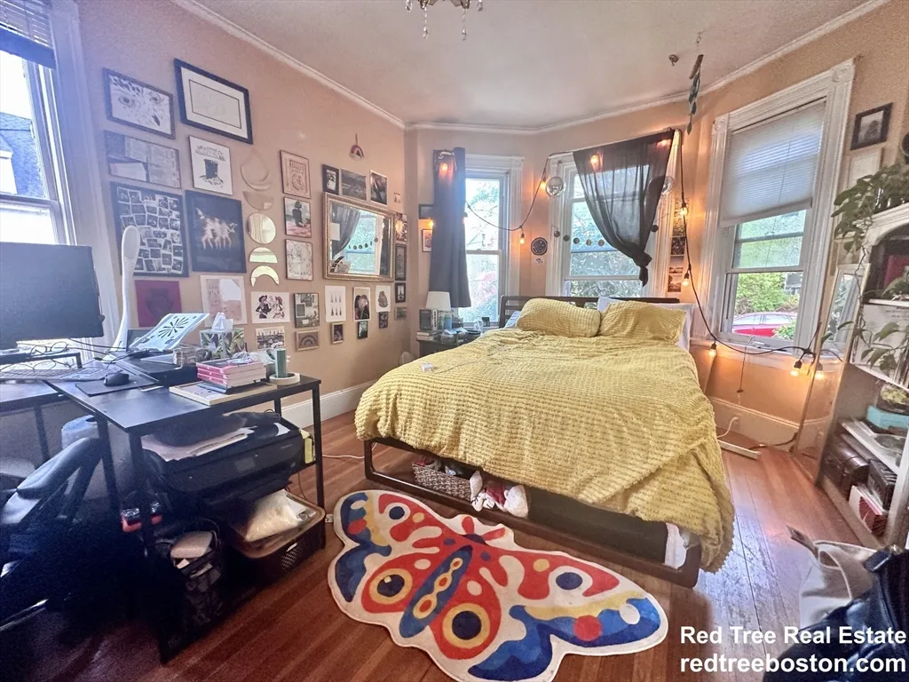 3 bed, 1 bath apartment for rent at 52 Dustin St Unit 1, Brighton — photo 3 of 14