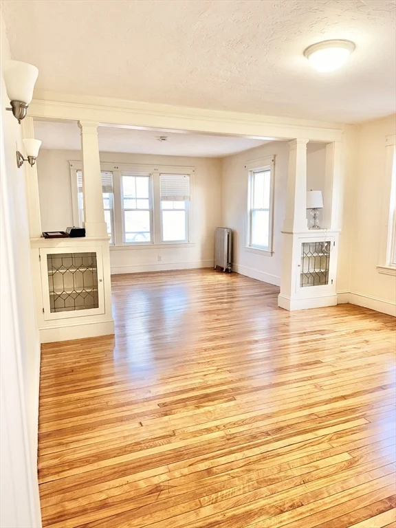 3 bed, 1 bath apartment for rent at 52 Fairfax Rd Unit 1, Worcester — photo 2 of 10