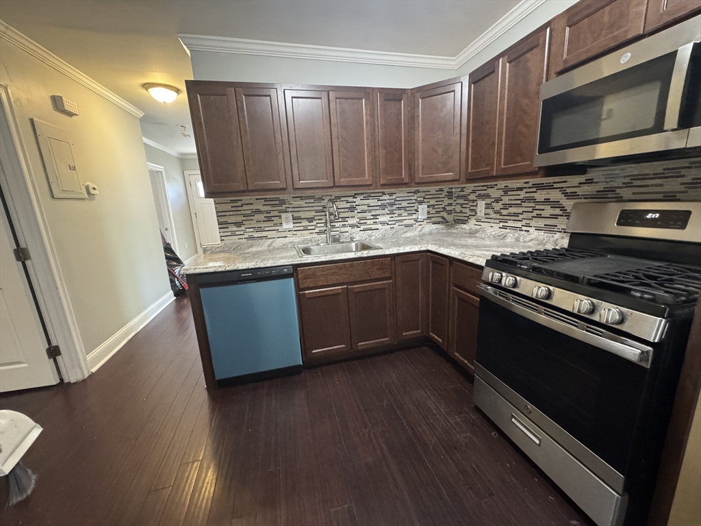 4 bed, 2 bath apartment for rent at 52 Faunce Unit 2, Mattapan — photo 15 of 22
