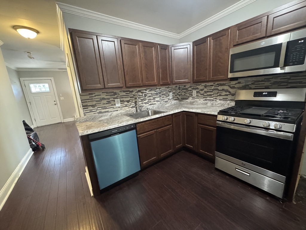 4 bed, 2 bath apartment for rent at 52 Faunce Unit 2, Mattapan — photo 14 of 22