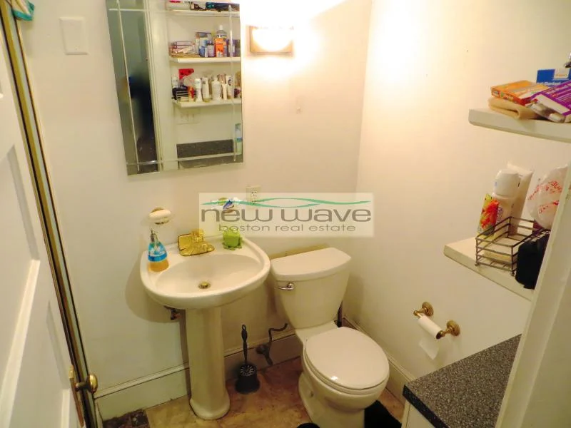 Studio bed, 1 bath apartment for rent at 52 Fenway Unit 1, Fenway — photo 3 of 22