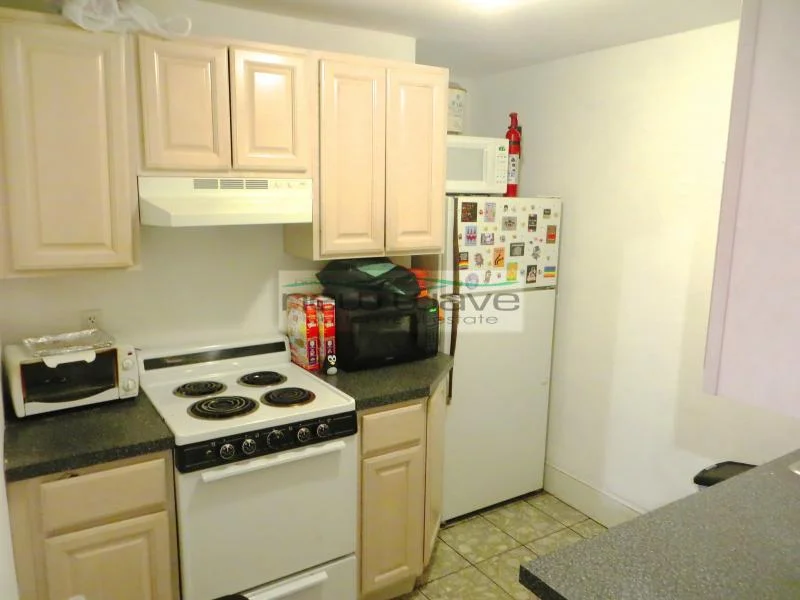 Studio bed, 1 bath apartment for rent at 52 Fenway Unit 1, Fenway — photo 4 of 22