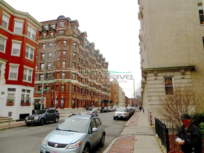 Studio bed, 1 bath apartment for rent at 52 Fenway Unit 1, Fenway — photo 10 of 22