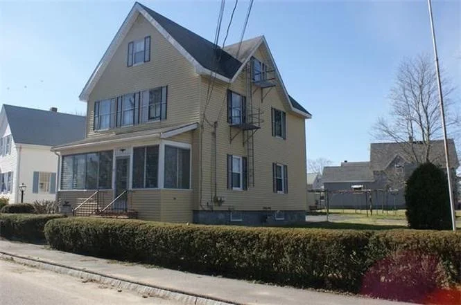 3 bed, 1 bath apartment for rent at 52 Floral St Unit 2, Taunton — photo 1 of 20