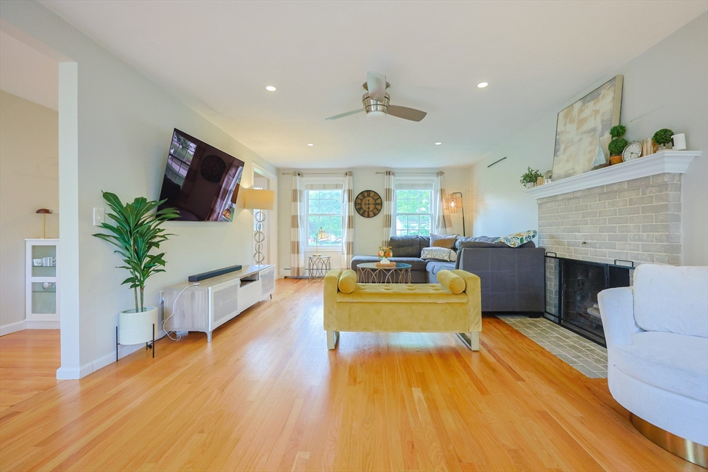 3 bed, 2 bath apartment for rent at 52 Galway Dr, North Attleboro — photo 34 of 42