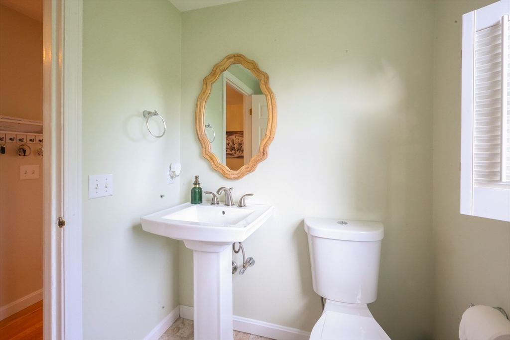 3 bed, 2 bath apartment for rent at 52 Galway Dr, North Attleboro — photo 23 of 42