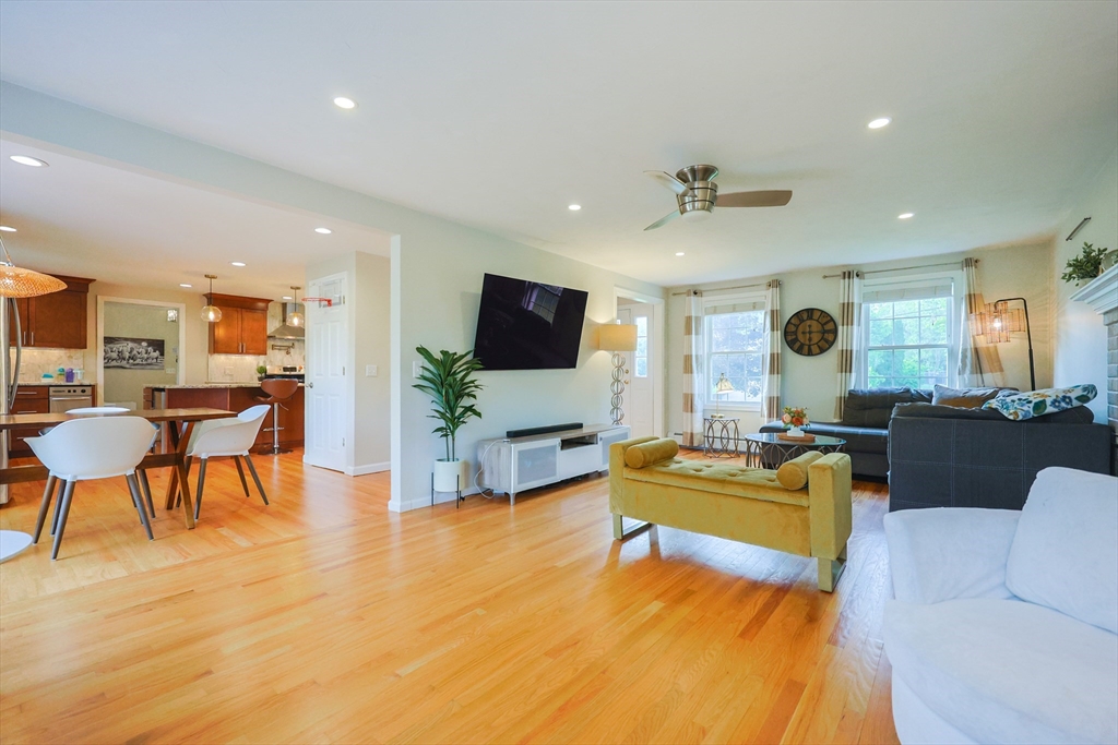 3 bed, 2 bath apartment for rent at 52 Galway Dr, North Attleboro — photo 35 of 42