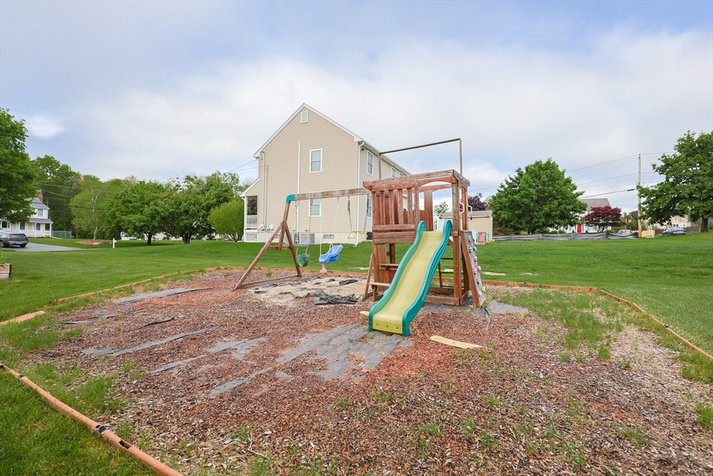3 bed, 2 bath apartment for rent at 52 Galway Dr, North Attleboro — photo 6 of 42