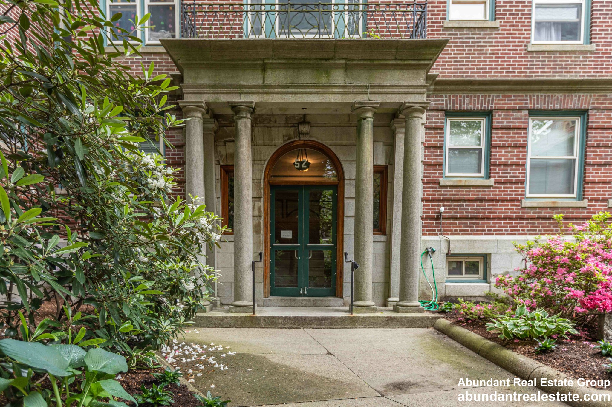 1 bed, 1 bath apartment for rent at 52 Garden St Unit 27, Neighborhood Nine