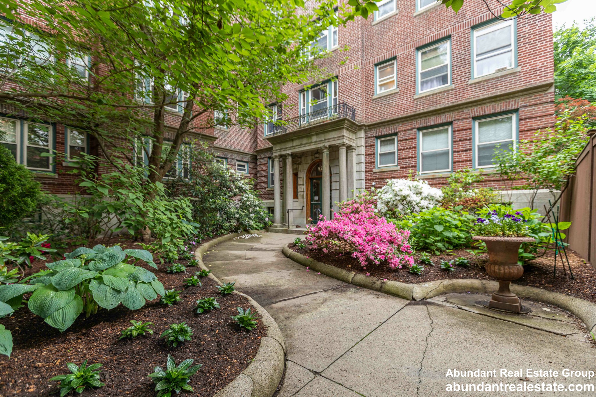 1 bed, 1 bath apartment for rent at 52 Garden St Unit 27, Neighborhood Nine — photo 2 of 23