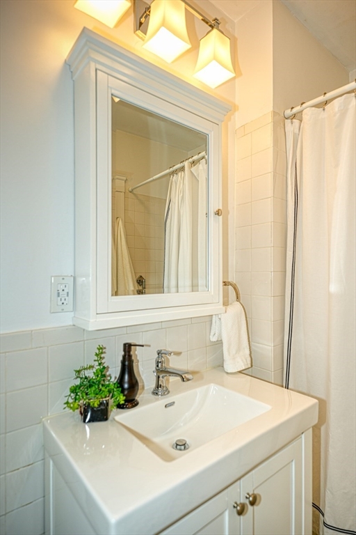 1 bed, 1 bath apartment for rent at 52 Garden St Unit 4, Harvard Square — photo 16 of 23