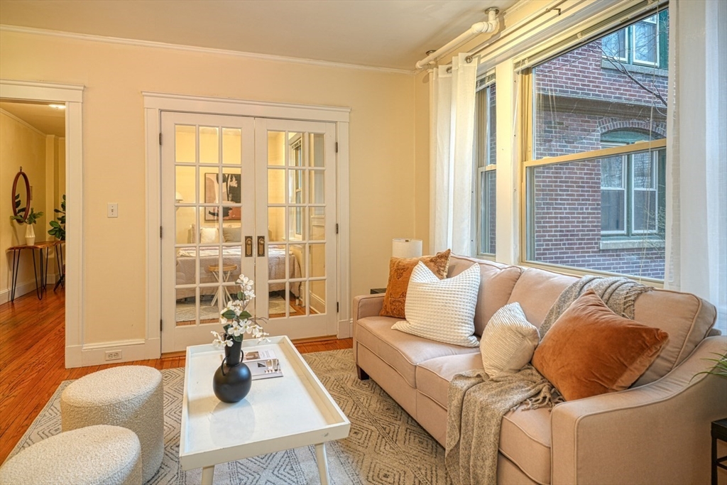 1 bed, 1 bath apartment for rent at 52 Garden St Unit 4, Harvard Square — photo 3 of 23