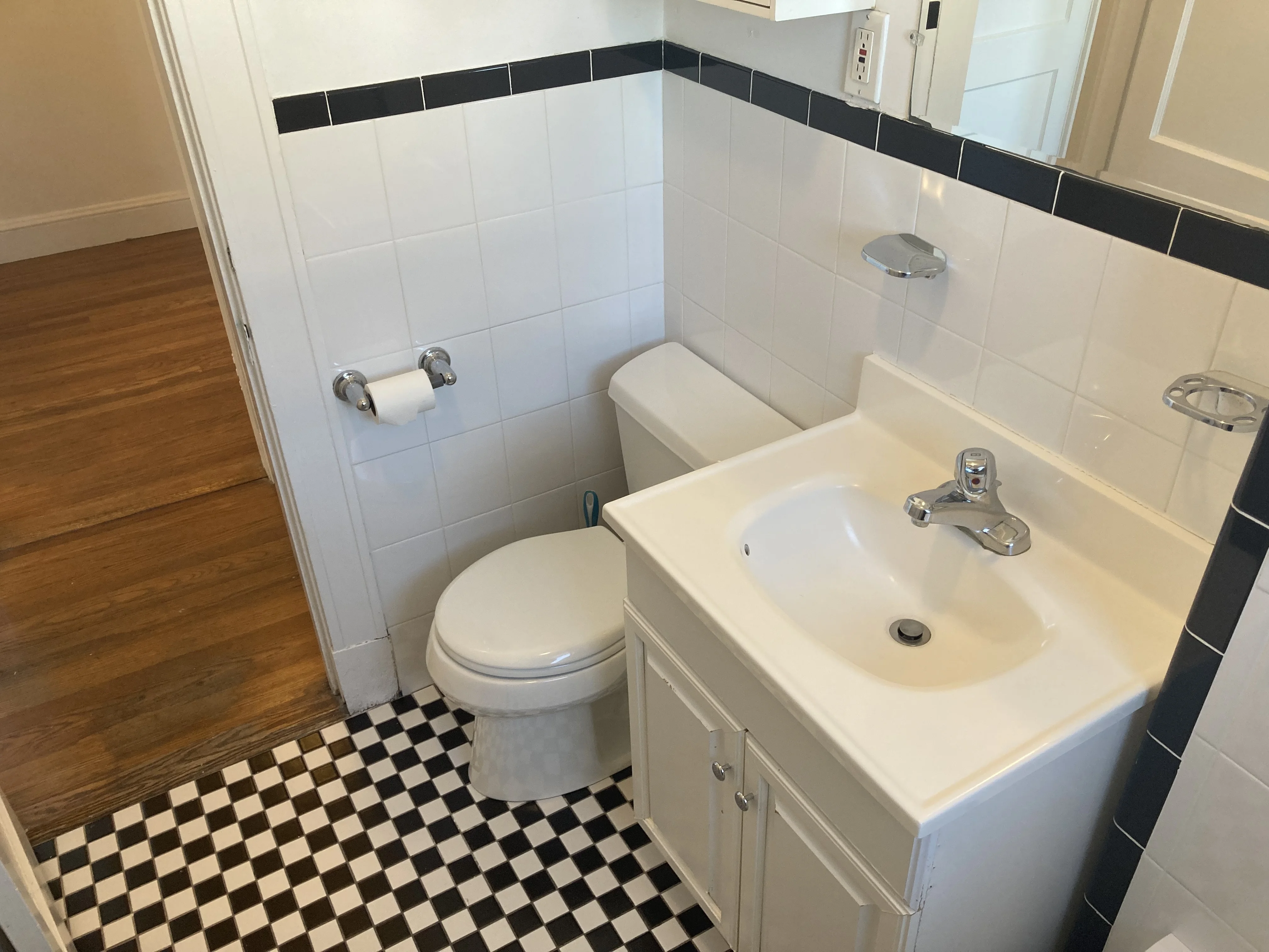 1.5 bed, 1 bath apartment for rent at 52 Garden St Unit 44, Neighborhood Nine — photo 12 of 23