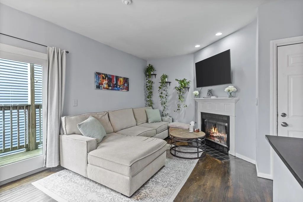 1 bed, 1 bath apartment for rent at 52 H St Unit 2, South Boston — photo 6 of 15