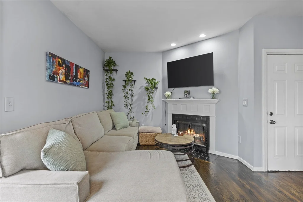 1 bed, 1 bath apartment for rent at 52 H St Unit 2, South Boston — photo 5 of 15