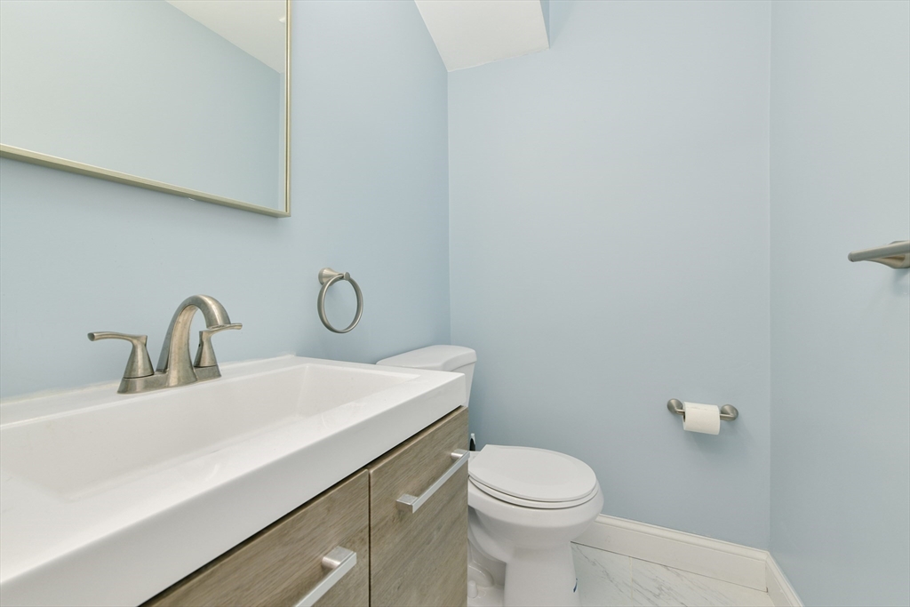 3 bed, 1 bath apartment for rent at 52 High St Unit 1, Woburn Highlands — photo 6 of 22