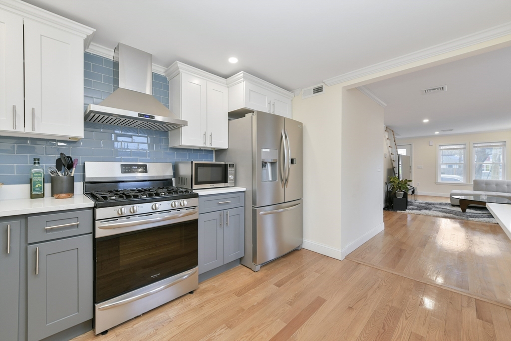 3 bed, 1 bath apartment for rent at 52 High St Unit 1, Woburn Highlands — photo 5 of 22