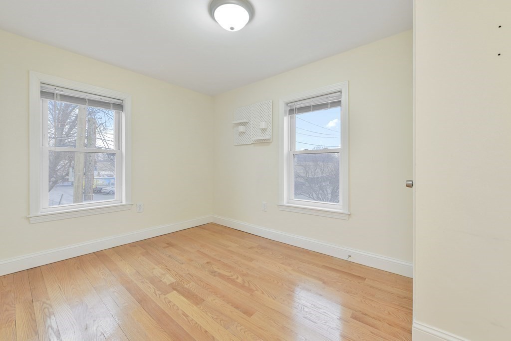 3 bed, 1 bath apartment for rent at 52 High St Unit 1, Woburn Highlands — photo 8 of 22