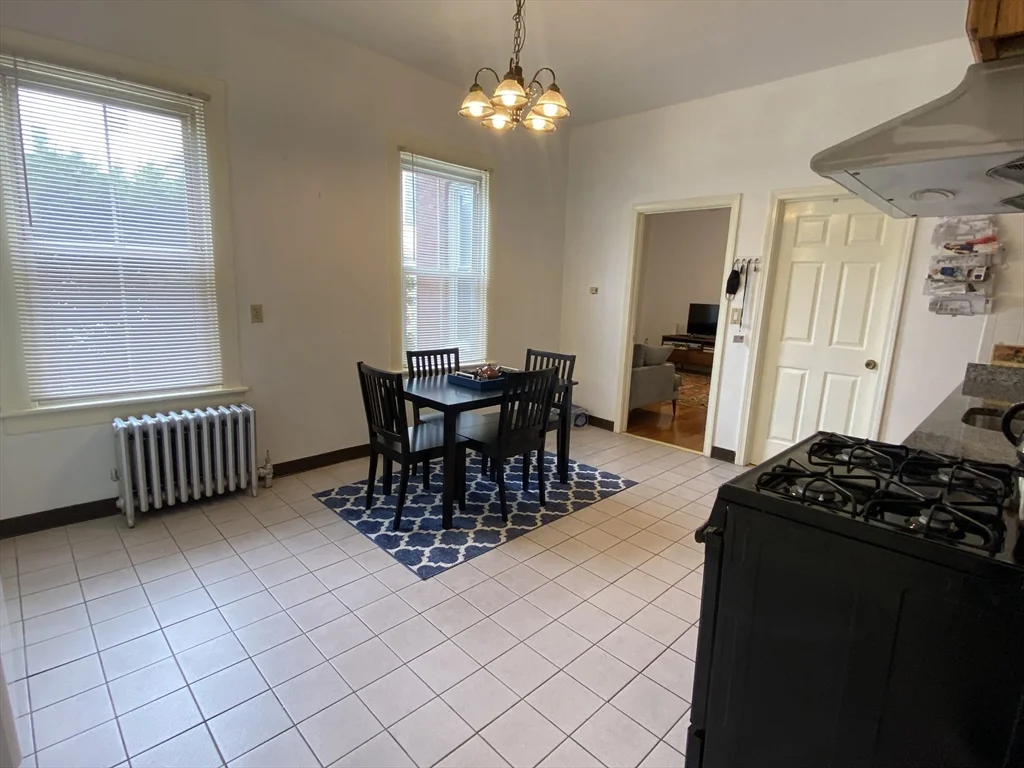 1 bed, 1 bath apartment for rent at 52 Highland Ave Unit 1, Prospect Hill — photo 2 of 7