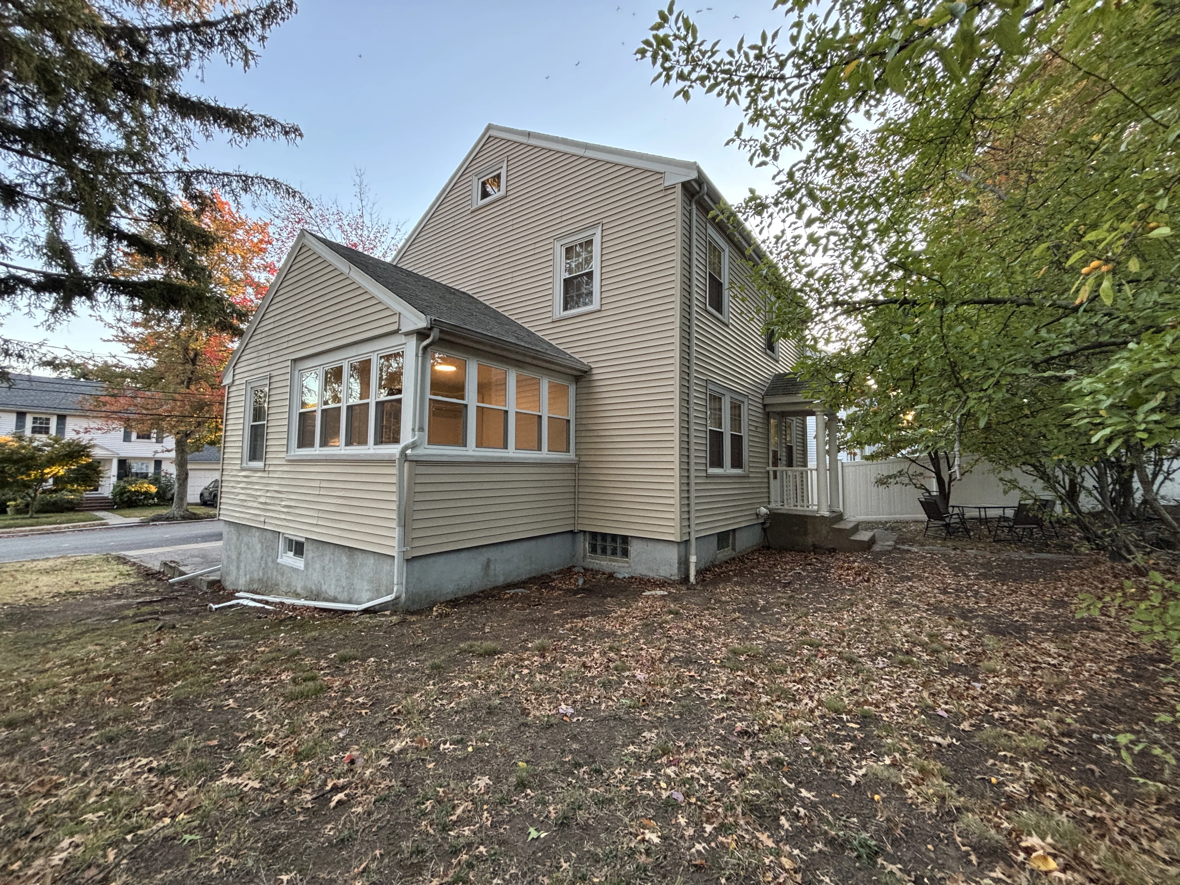 3 bed, 1.5 bath apartment for rent at 52 Hollywood Rd Unit 1, West Roxbury — photo 13 of 16