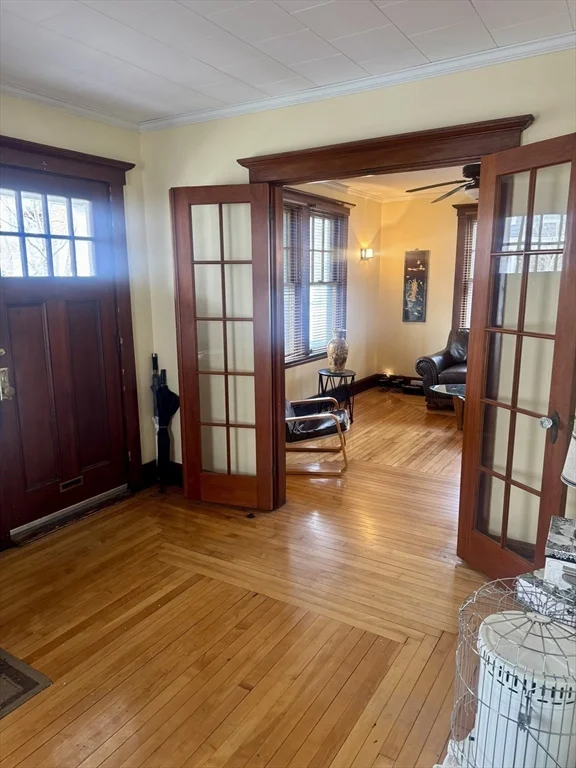 2 bed, 1 bath apartment for rent at 52 Hussey St, West — photo 4 of 36