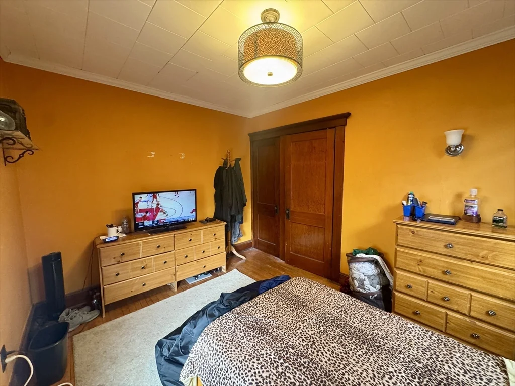 2 bed, 1 bath apartment for rent at 52 Hussey St, West — photo 22 of 36