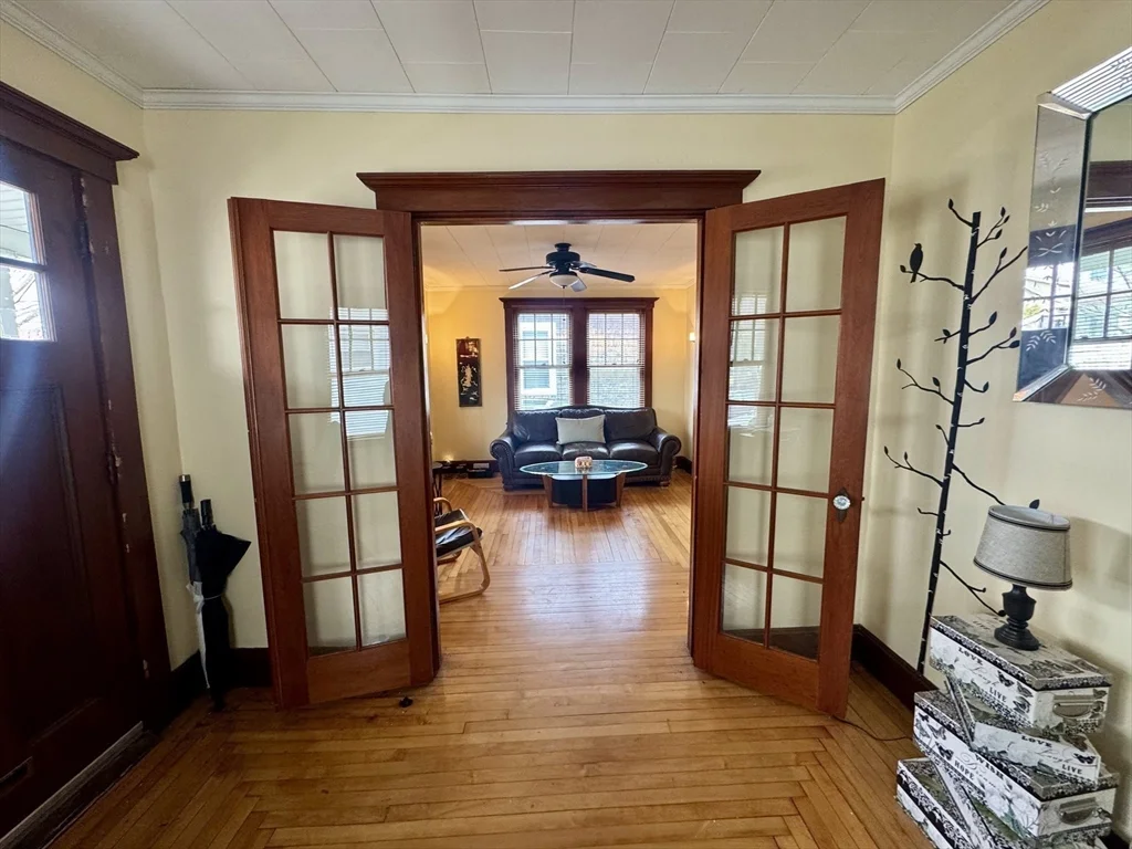 2 bed, 1 bath apartment for rent at 52 Hussey St, West — photo 5 of 36