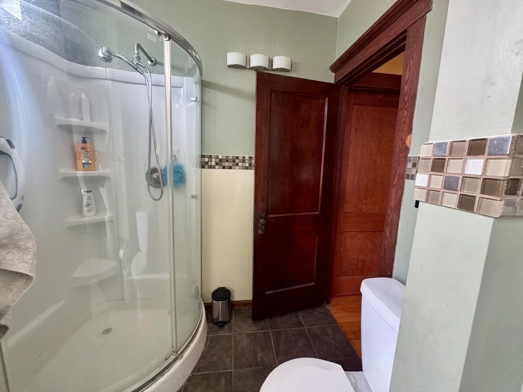 2 bed, 1 bath apartment for rent at 52 Hussey St, West — photo 20 of 36