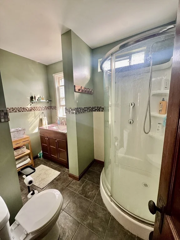 2 bed, 1 bath apartment for rent at 52 Hussey St, West — photo 19 of 36