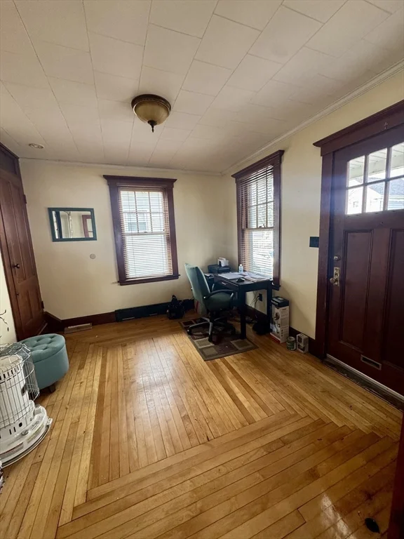 2 bed, 1 bath apartment for rent at 52 Hussey St, West — photo 3 of 36