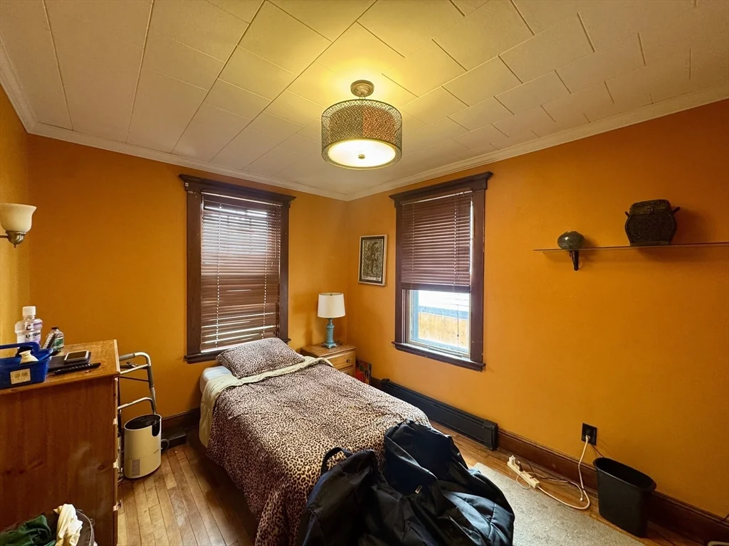 2 bed, 1 bath apartment for rent at 52 Hussey St, West — photo 23 of 36